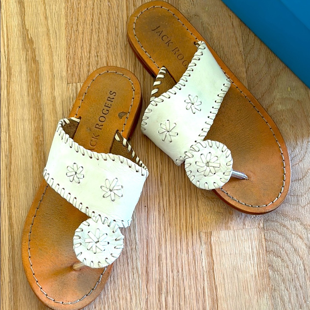 Excellent condition girls Jack Rogers